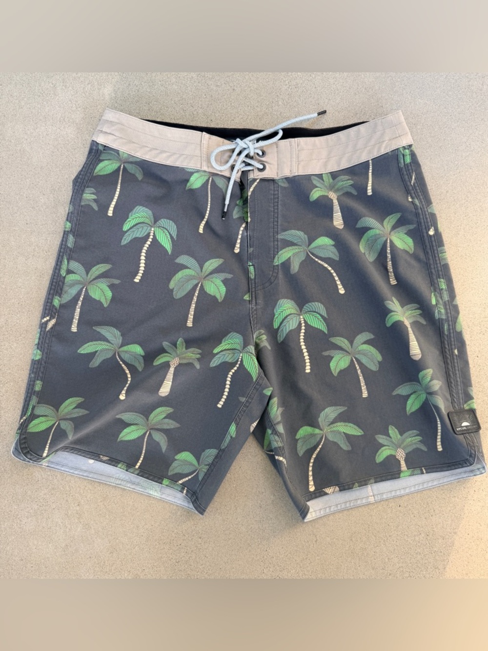 Rip Curl Mirage Men’s Sz 32 Board Shorts Swim Trunks Gray Palm Trees 🌴